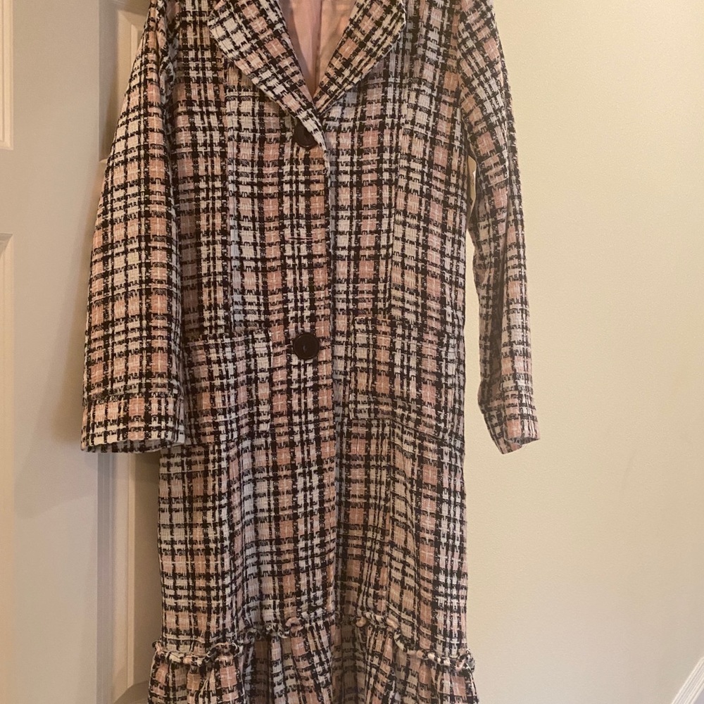 NWT Will’s River Co. Pink,White,Black Houndstooth print Coat with ruffle